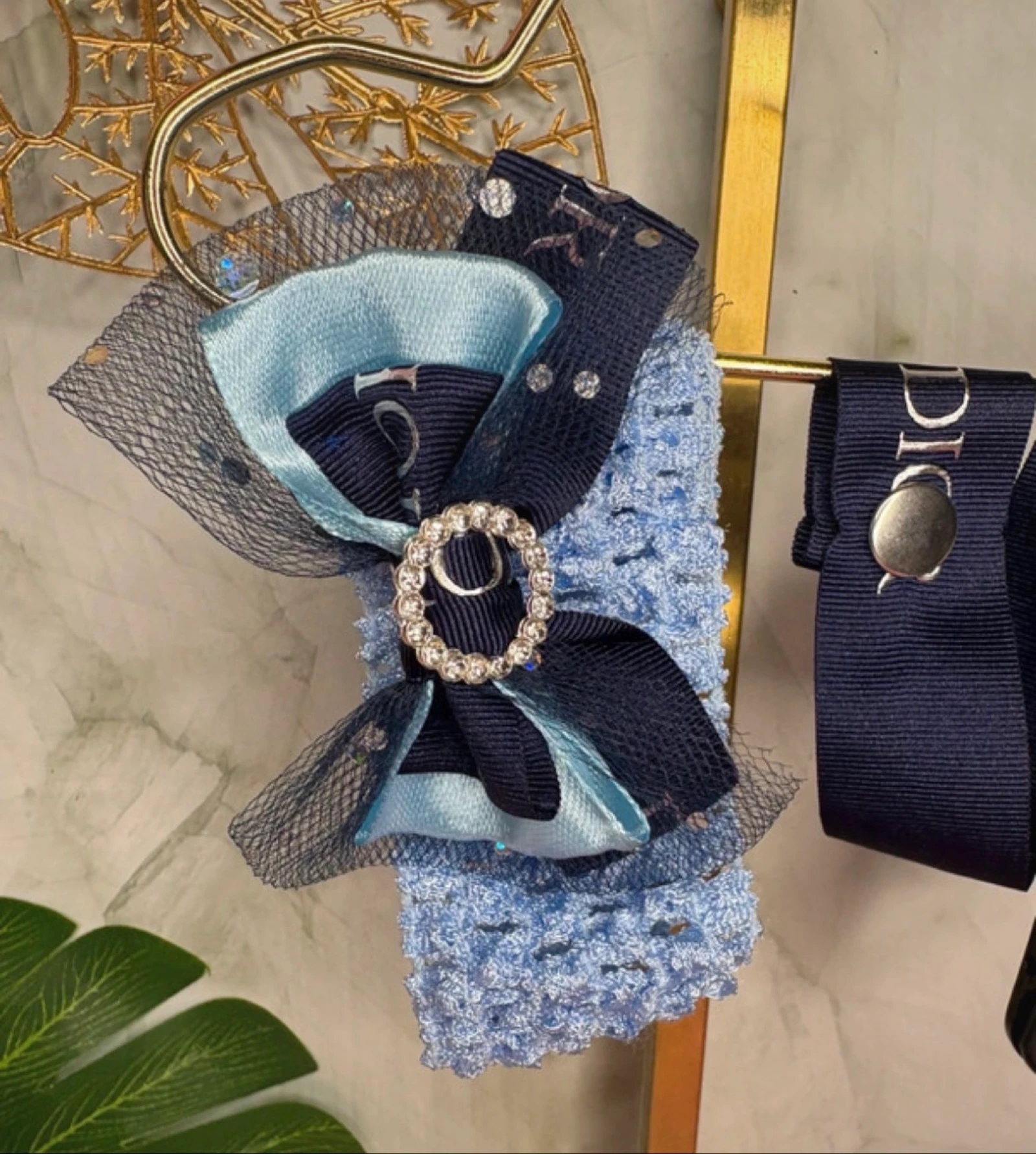 Ensemble attache-tétine + bandeau bébé bleu marine et bleu ciel – Chic & raffiné